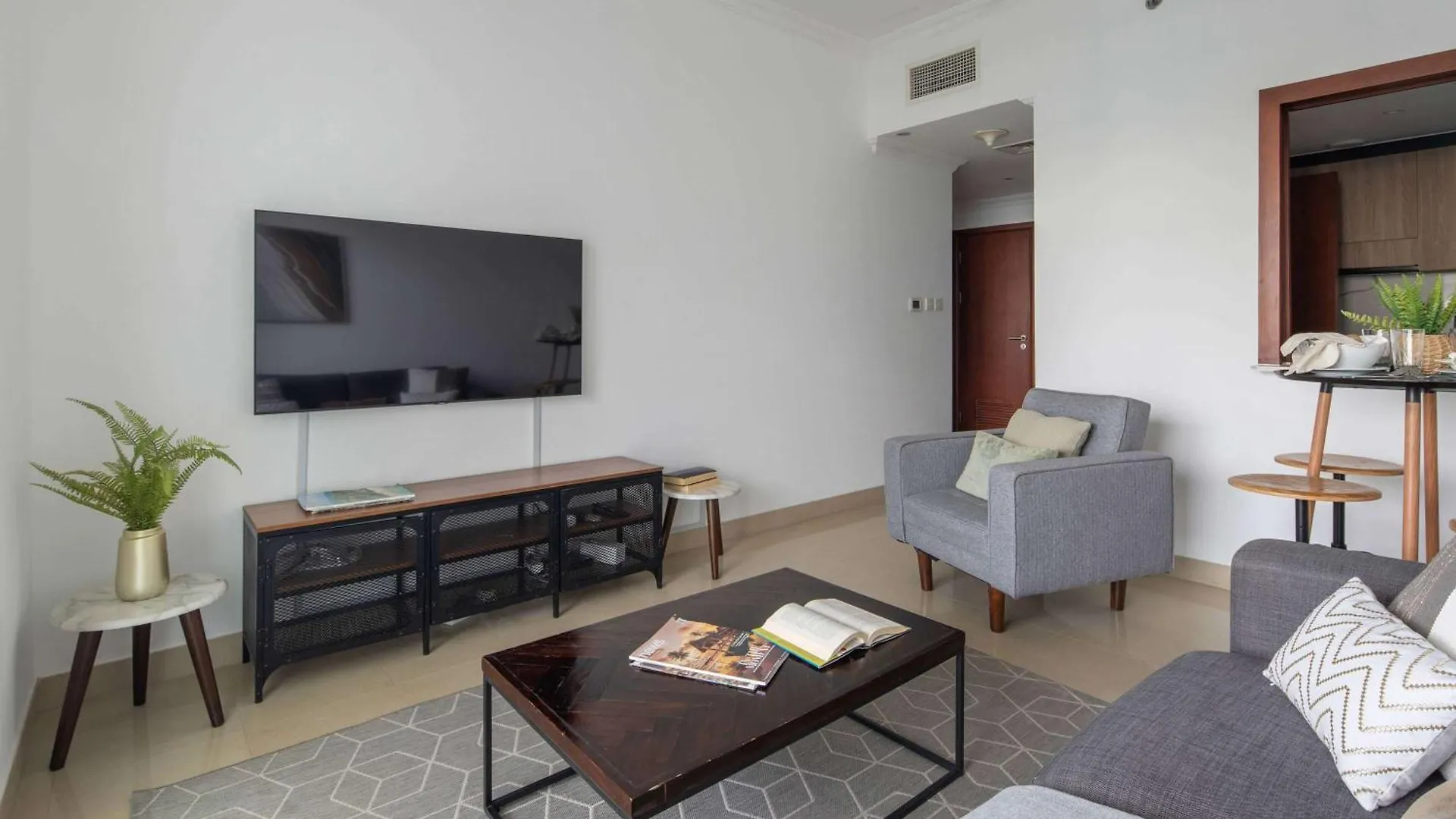 Frank Porter - Time Place Tower Apartment Dubai United Arab Emirates
